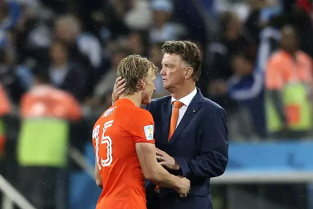 Van Gaal a alcătuit lista neagră la Manchester United. Vrea să dea afară 6 jucători!