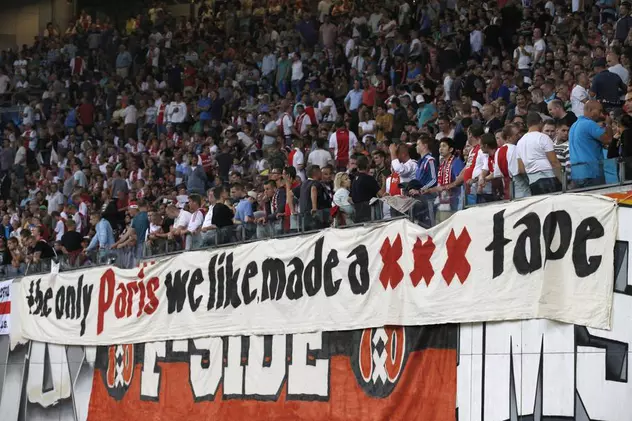 FOTO / UMILINŢĂ: Fanii lui Ajax şi-au spulberat rivalii de la PSG!