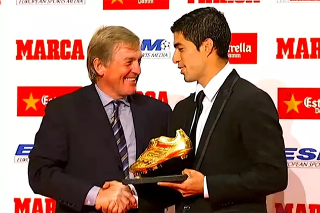 Luis Suarez a primit Gheata de Aur. A fost felicitat de Steven Gerrard