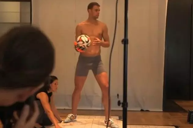 Manuel Neuer îl acuză pe Ronaldo: ”Eu nu pozez în chiloţi”. ^Portarul german a uitat că a fost și el în lenjerie intimă în fața camerelor