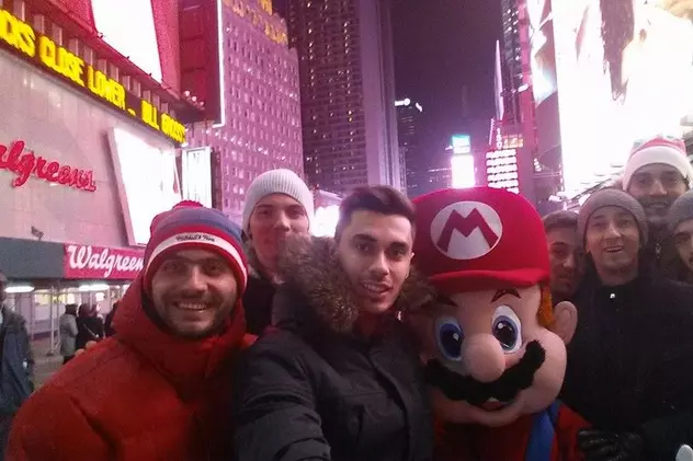Sabrerii români s-au pozat în Time Square din New York