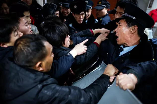 UPDATE | MOTIVUL INCREDIBIL care a cauzat BUSCULADA ce a omorât 36 de oameni, de Revelion, la Shanghai | FOTO
