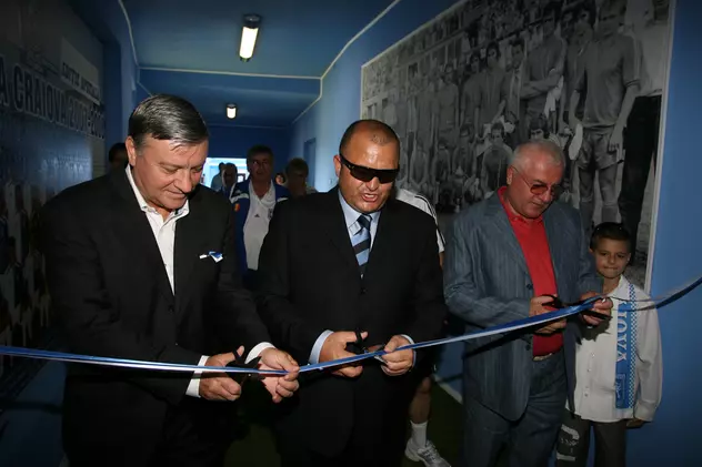 Mircea Sandu, stânga, Adrian Mititelu, mijloc, și Dumitru Dragomir, dreapta, pe vremea când tăiau panglica la stadionul Ion Oblemenco