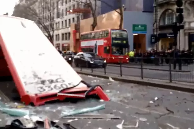 ”Am crezut că a explodat o bombă”! Accident incredibil la Londra | VIDEO