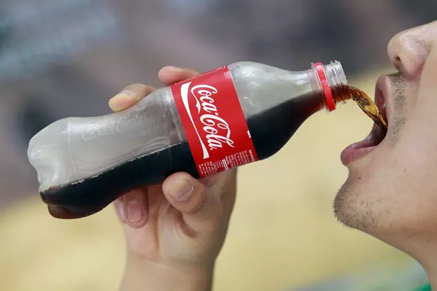 Coca-Cola și Pepsi vor limita cantitatea de zahăr din băuturi