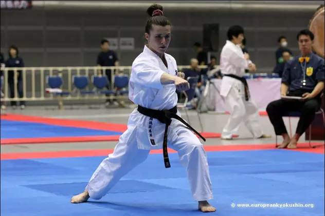 Karate Kyokushin: Raluca Jianu ţinteşte al treilea titlu mondial la kata