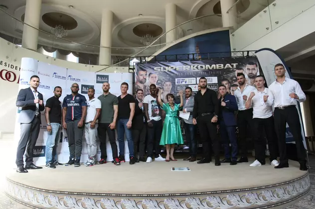 Luptătorii de la Superkombat București au trecut cu bine de proba cântarului oficial / GALERIE FOTO