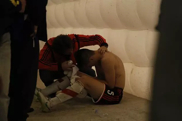 Fotbaliștii de la River, atacați cu spray-uri cu piper la derby-ul cu Boca! ”Ăsta e război!” / VIDEO
