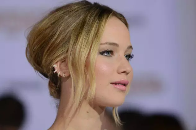 Jennifer Lawrence a pozat nud pentru o revistă celebră