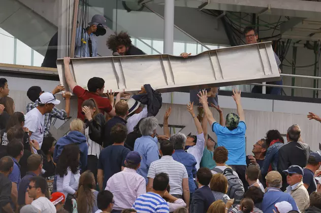 Incident la Roland Garros. Un panou metalic a căzut peste spectatori / FOTO&VIDEO