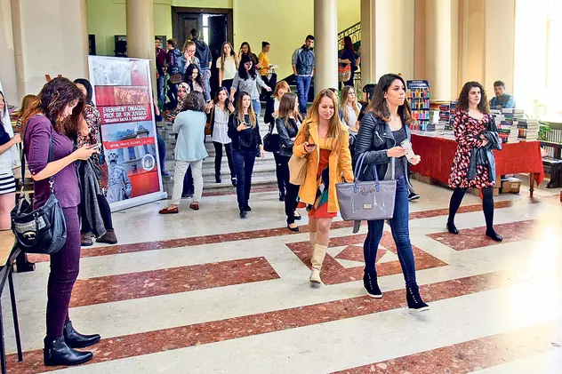 Parlamentarii nu mai vor politică în campusurile universitare