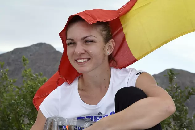 Simona Halep, la clipul de promovare al meciului de Fed Cup cu Cehia, către cameramani: ”Nu vă mai uitați la mine, că mă intimidați!”. A avut nevoie de ”duble”. Și nu greșeli!/ VIDEO