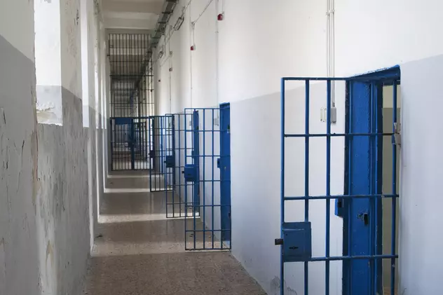 Un român a fost condamnat la 44 DE ANI DE ÎNCHISOARE, în Spania. Bărbatul a fost găsit vinovat de proxenetism şi tortură