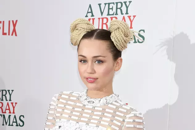 Miley Cyrus l-a cucerit pe Woody Allen. Va juca într-un serial realizat de regizorul american!