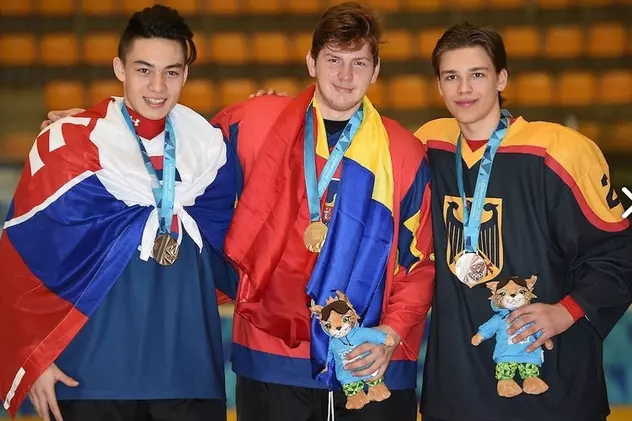 N-avem patinoare, dar avem rezultate! Hocheistul Eduard Cășăneanu, aur la îndemânare, la JO de Tineret de la Lillehammer! A treia medalie din istorie la jocurile de iarnă sub egida CIO