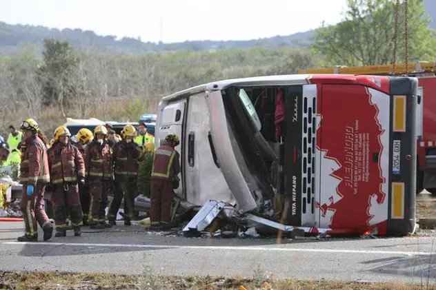 Şoferul autocarului implicat în accidentul în care a murit şi o studentă româncă ar fi adormit la volan