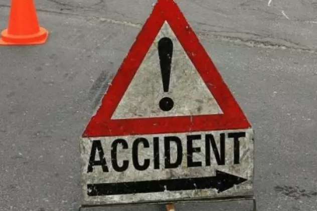 UPDATE / MICROBUZ răsturnat pe Autostrada Bucureşti-Piteşti! 12 persoane rănite. S-a declanşat planul roşu