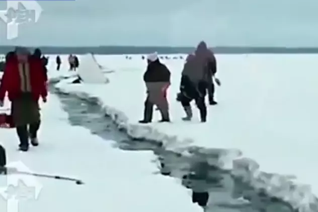 Momente dramatice! Mai mulți oameni care pescuiau la copcă au fugit să se salveze după ce o bucată de gheață s-a rupt / VIDEO