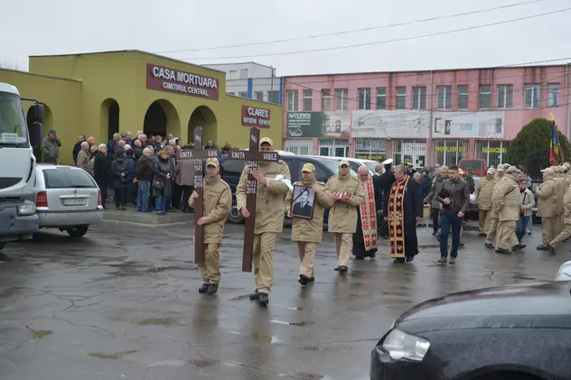 Tatăl lui Costi Ioniță, înmormântat cu onoruri militare | FOTO