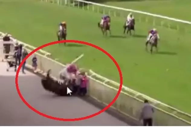 Momente de groază pe un hiopodrom din Franța! Un cal s-a prăbușit peste spectatori / VIDEO