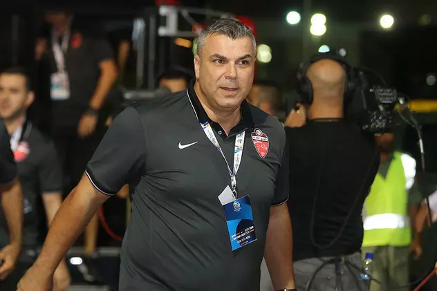 Victorie pentru Al Ahli, echipa lui Cosmin Olăroiu, în prima ligă din Emirate, 4- cu Al Shabab, într-un meci din etapa a 18-a a campionatului Emiratelor Arabe Unite.