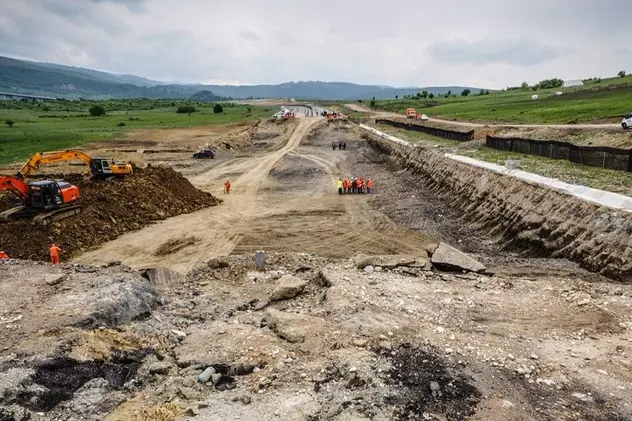 Nicolae Ceaușescu avea în plan construirea a 3.200 de kilometri de autostradă în anii '60. Revoluția din 1989 ne-a prins cu 113 kilometri, iar acum avem abia 747 de kilometri de autostradă