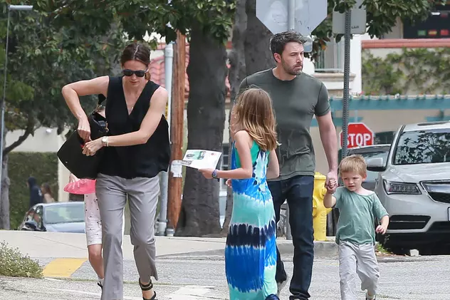 Ben Affleck și Jennifer Garner mai dau o șansă mariajului. Au anulat divorțul