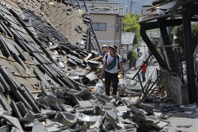 UPDATE | Japonia a fost zguduită de două cutremure puternice. Zeci de morţi şi peste 1.000 de răniţi