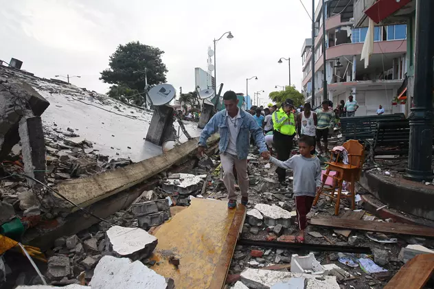 UPDATE / Bilanțul cutremurului de 7,8 din Ecuador a ajuns la 413 de morți și peste 2.500 de răniți! Este cea mai mare tragedie din ultimii 70 de ani| FOTO&VIDEO