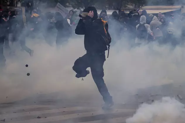 Proteste cu violențe în Paris din cauza schimbărilor propuse pentru Codul Muncii
