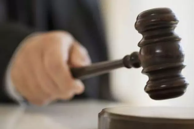 Bărbat judecat după ce a întreţinut relaţii sexuale cu un minor. Îl cunoscuse cu ajutorul Facebook