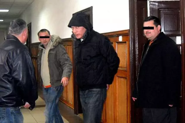 În luna ianuarie a anukui 2014, Mihai Moacă a fost reținut pentru același de timp de înșelăciuni