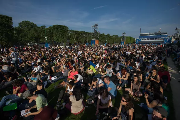 Euro 2016. ”Libertatea” a fost la fan-zonul uriaș din Paris, deschis cu un concert David Guetta, în prezența a zeci de mii de oameni. Securitate strictă / GALERIE FOTO și VIDEO