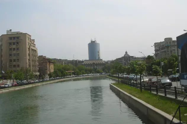 Mesajul Guvernului către noul primar general: Dâmboviţa riscă să inunde metroul!