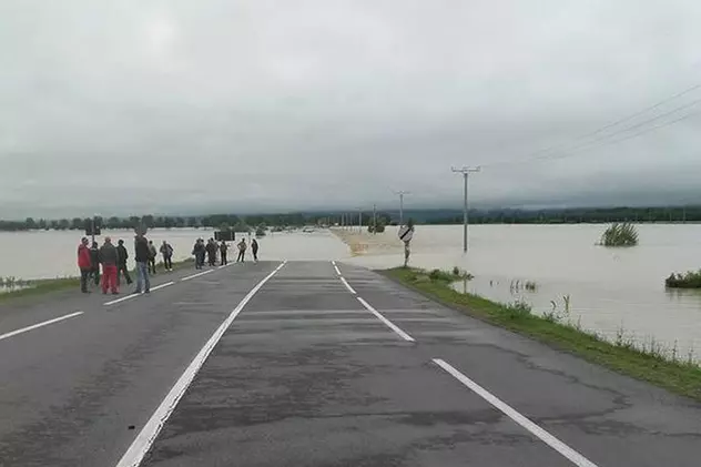 S-a redeschis drumul E85, grav afectat de inundații vineri