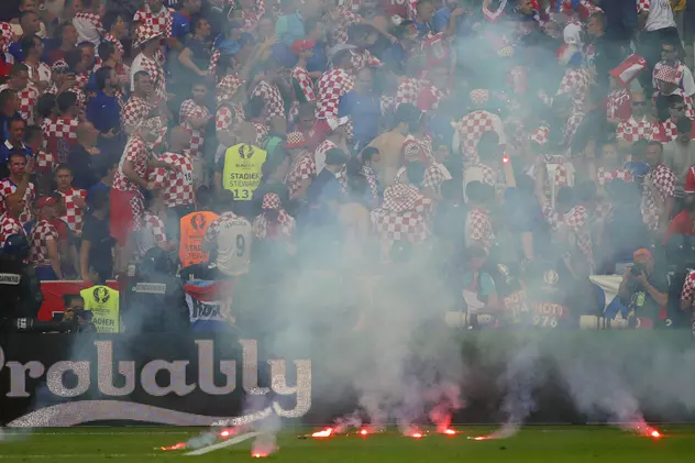 Euro 2016. Croația a luat o amendă uriașă, după ce fanii au făcut spectacol pirotehnic contra Cehiei
