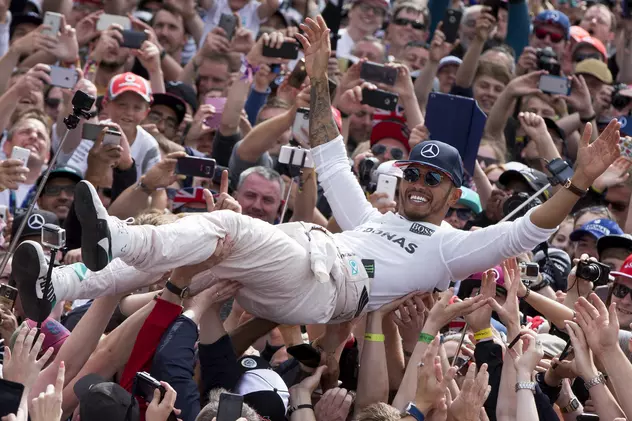 Lewis Hamilton, după victoria de la Silverstone: “Am ouă mai mari decât ceilalți!”