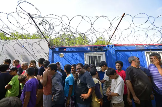 Peste 150 de migranți, în greva foamei în Serbia