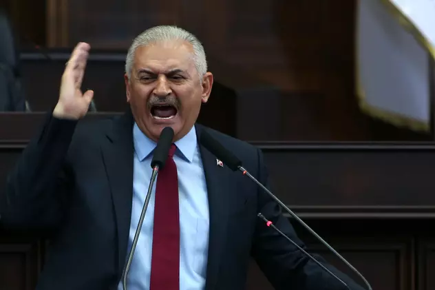 Premierul turc: „Forțele armate se vor subordona direct președinției, nu Ministerului Apărării. Garda prezidențială va fi dizolvată”
