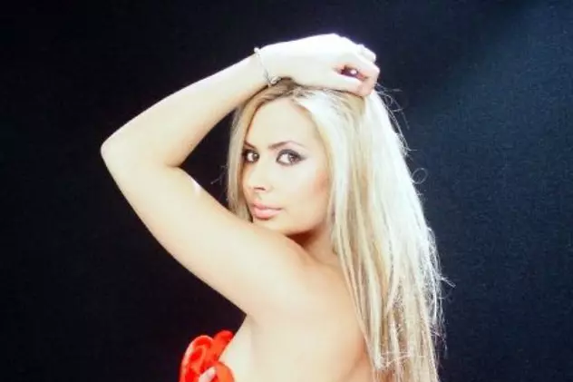 Ce mămică frumoasă! Kitty Cepraga, alături de fiica sa în vacanță