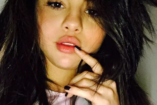 Selena Gomez recunoaște că e dependentă de Instagram