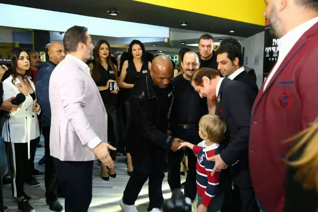 Mike Tyson s-a întâlnit cu Prințul Paul la o sala de sport