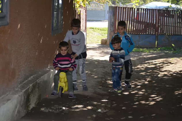 De la Alep la Buzău, în luptă cu sărăcia! Copiii războiului din Siria supraviețuiesc cu greu în România