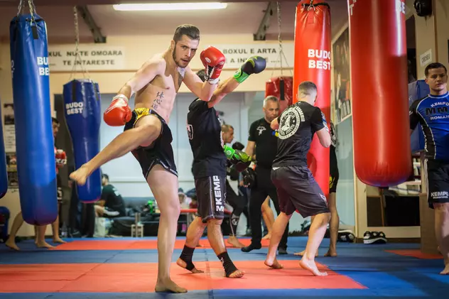 Kickboxing. Autorul celui mai rapid KO din lume luptă sâmbătă, la Ploiești / GALERIE FOTO
