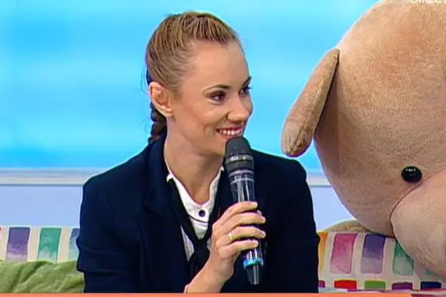 Bebelușa Oana, în platoul unei emisiuni de televiziune