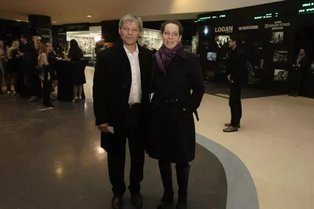 Dacian Cioloș și soția lui au fost la premiera filmului ”Ana, mon amour” | FOTO