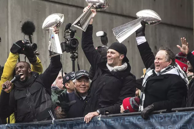 Cinci jucători de la New England Patriots, echipă care a triumfat în Super Bowl, refuză să meargă la Casa Albă!