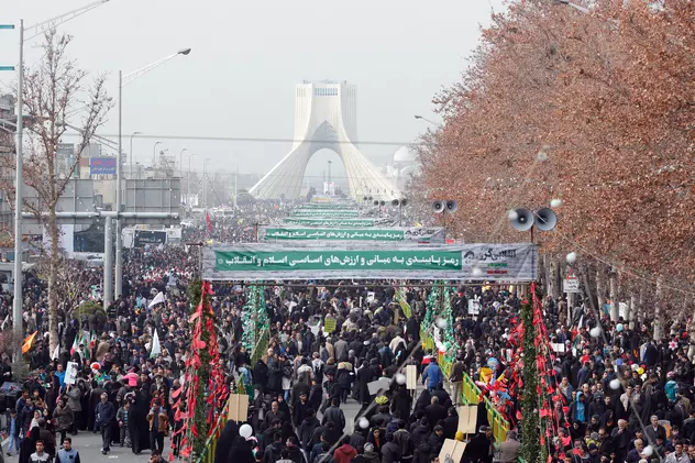 Sute de mii de iranieni au scandat “Moartea Americii”. Relațiile SUA-Iran, tot mai tensionate