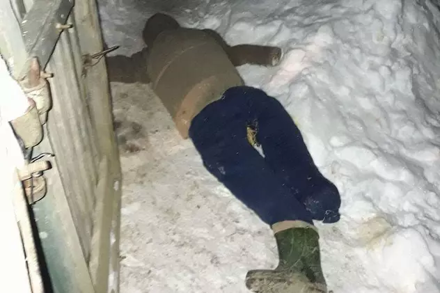 S-a speriat de o păpușă și a sunat la 112. Pățania unei femei din Botoșani
