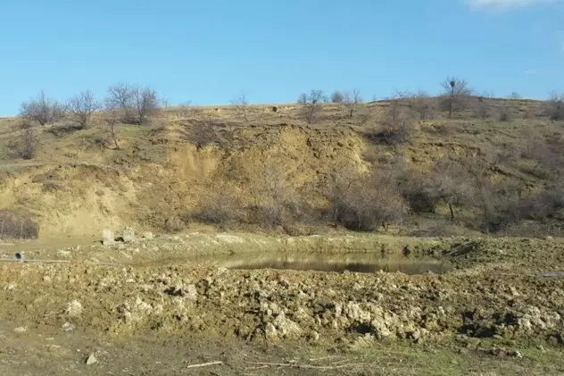 Alunecare de teren în Izvoarele, județul Galați